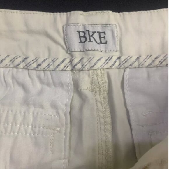 BKE Molly Womens Beige Embellished Booty Shorts Size 27 Rhinestone Pocket Detail - Picture 4 of 7